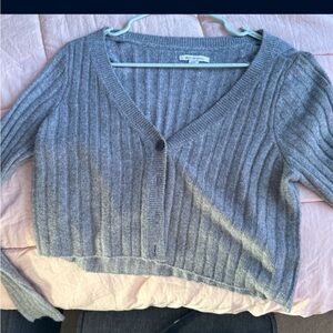 American Eagle Cropped Cardigan!